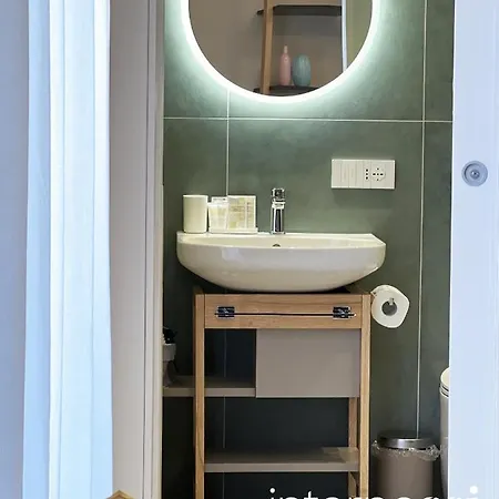 ベッド・アンド・ブレックファスト Interno Sei 4*