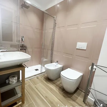 Interno Sei
