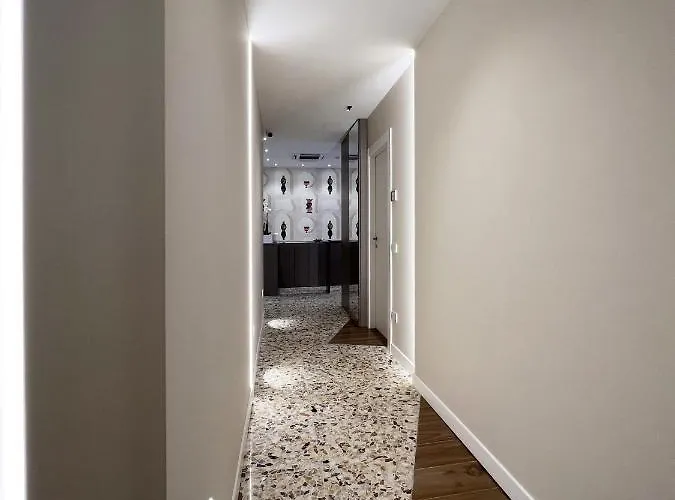 Interno Sei 4* أغروبولي