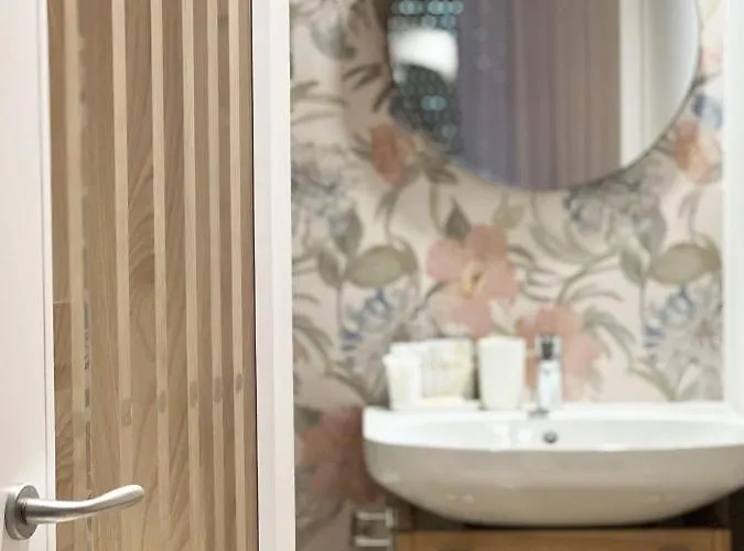 Interno Sei 4* أغروبولي